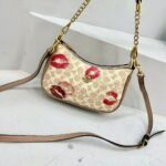 Simple Fashion Underarm Crossbody Bag - Image 9