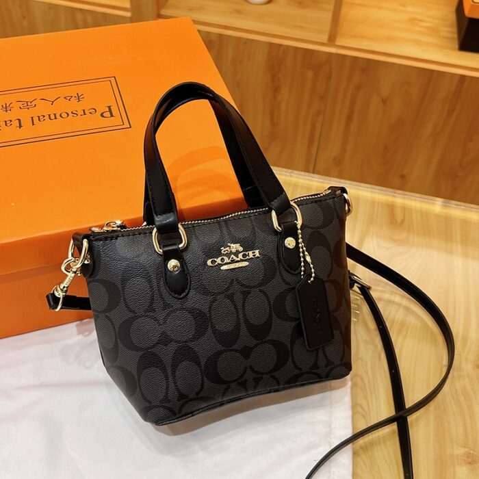Designer Fashion Tote Crossbody Bag - Image 4