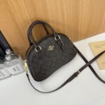 Designer Fashion Tote Crossbody Bag - Image 7