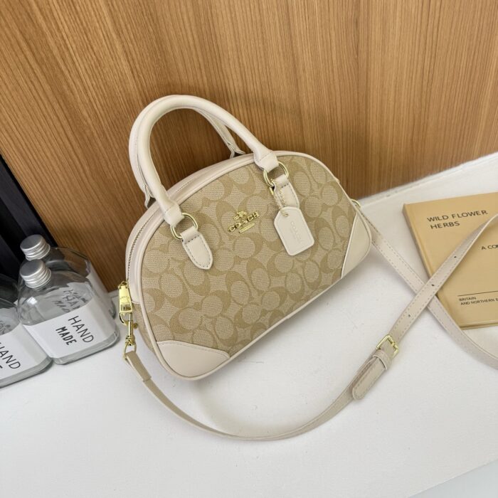 Designer Fashion Tote Crossbody Bag - Image 4