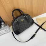 Designer Fashion Tote Crossbody Bag - Image 2