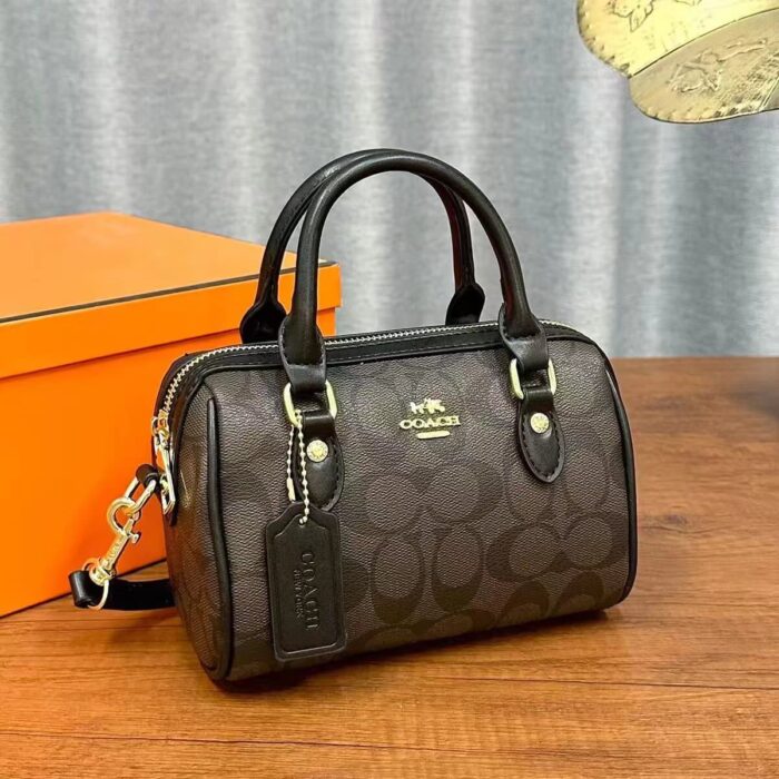 ‌COACH Classic Fashionable and Versatile Handbag - Image 3