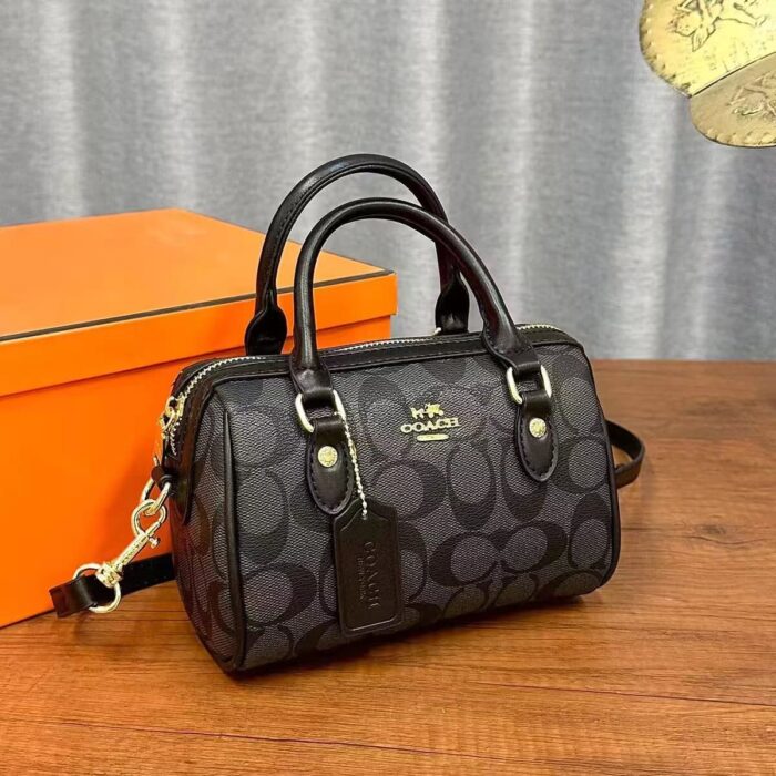 ‌COACH Classic Fashionable and Versatile Handbag - Image 4