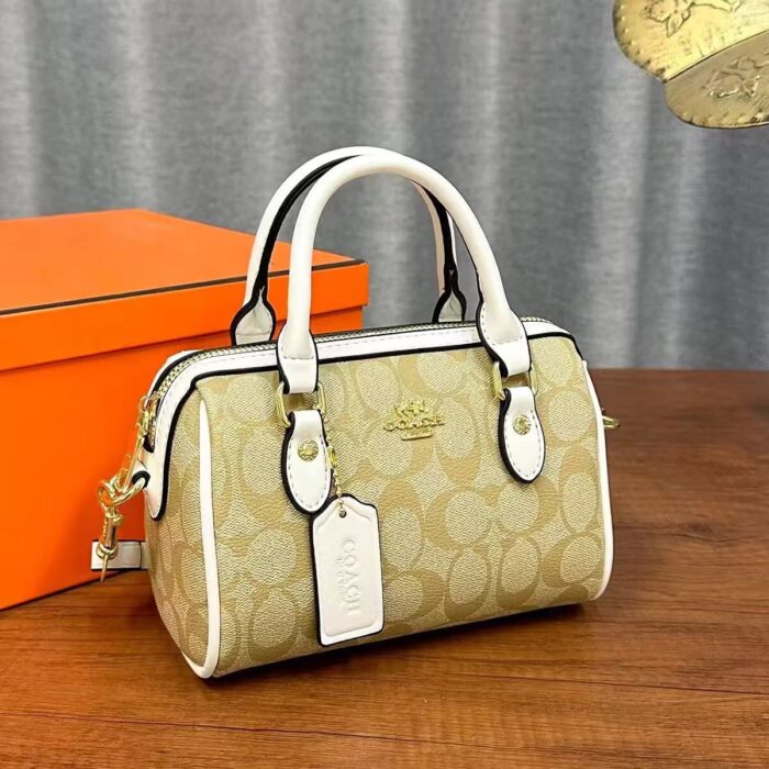 ‌COACH Classic Fashionable and Versatile Handbag - Image 6