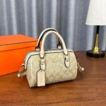 ‌COACH Classic Fashionable and Versatile Handbag - Image 7