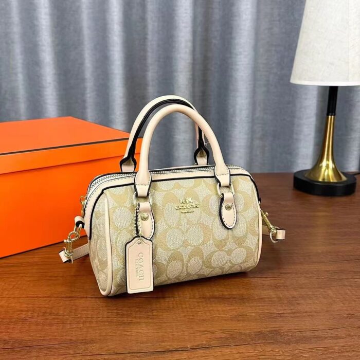 ‌COACH Classic Fashionable and Versatile Handbag - Image 7