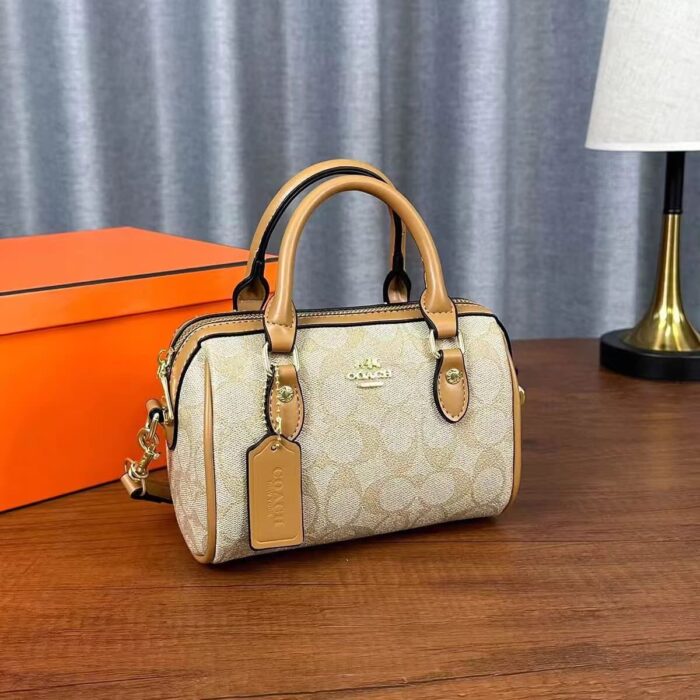‌COACH Classic Fashionable and Versatile Handbag - Image 8