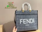 Fendi Tote Bag: Retro Elegance And Luxury, Versatile For Casual And Formal Occasions - Image 2