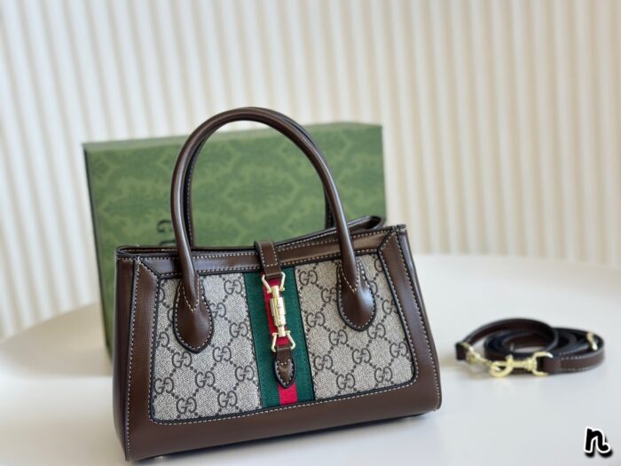 Gucci Jackie 1961 Series Small Tote Bag With Top Handle, Removable Shoulder Strap, Gold-Tone Lock, And Red And Green Stripes. - Image 6