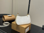 Coach White Fashion Shoulder Bag - Image 4
