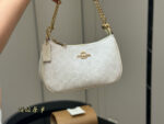 Coach White Fashion Shoulder Bag
