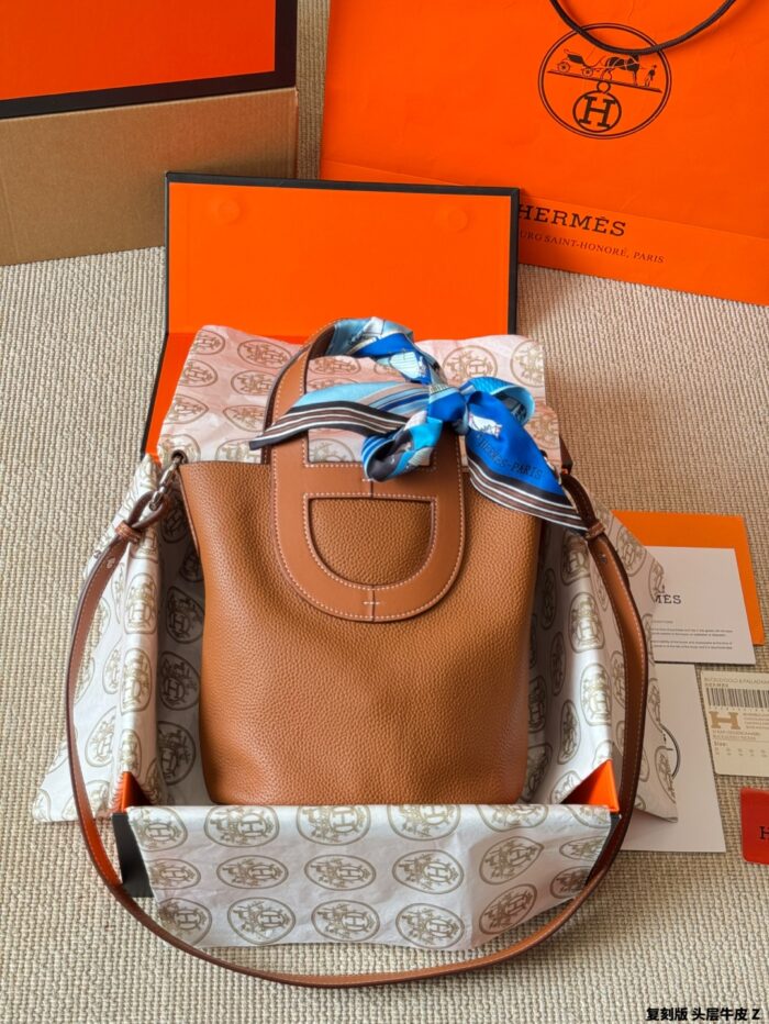 Hermès In The Loop 18Cm Gold Buckle Pig Nose Basket Bag - Top-Grain Cowhide - Crossbody Or Handheld - Image 9