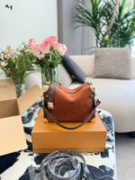 Louis Vuitton Low Key Collection Side Trunk Mm Vintage Trunk-Shaped Suede Woven Chain Strap Handbag - Image 2