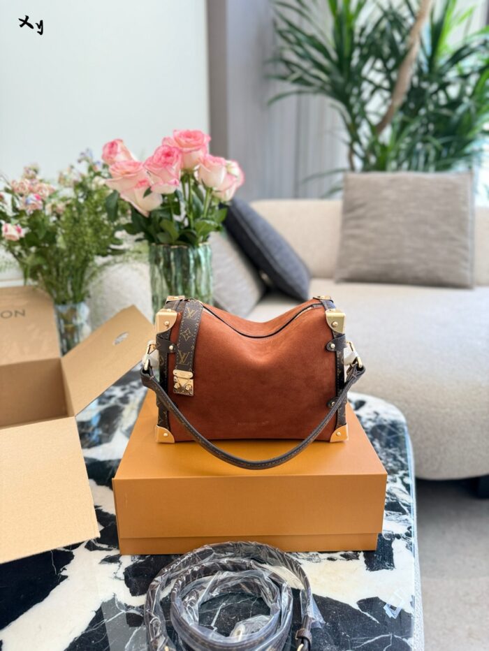 Louis Vuitton Low Key Collection Side Trunk Mm Vintage Trunk-Shaped Suede Woven Chain Strap Handbag - Image 2