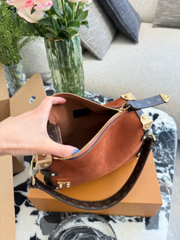 Louis Vuitton Low Key Collection Side Trunk Mm Vintage Trunk-Shaped Suede Woven Chain Strap Handbag - Image 5