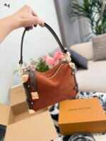 Louis Vuitton Low Key Collection Side Trunk Mm Vintage Trunk-Shaped Suede Woven Chain Strap Handbag - Image 6