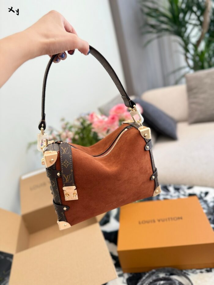 Louis Vuitton Low Key Collection Side Trunk Mm Vintage Trunk-Shaped Suede Woven Chain Strap Handbag - Image 6