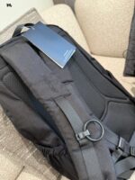 Arcteryx Mantis 26 Matte Black High-Capacity Compartmentalised Commuter & Gym Backpack - Image 8