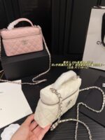 Chanel 25B Star Lp Box Bag With Double C Handles And Crocodile-Embossed Leather - Image 4