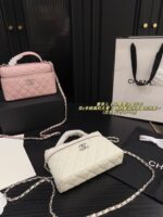 Chanel 25B Star Lp Box Bag With Double C Handles And Crocodile-Embossed Leather - Image 5