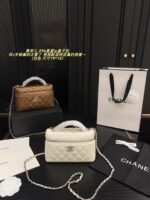 Chanel 25B Star Lp Box Bag With Double C Handles And Crocodile-Embossed Leather - Image 14