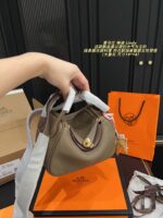 Hermes Lindy: Minimalist, Sophisticated, And Professional Women'S Handbag - Image 3