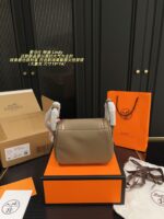 Hermes Lindy: Minimalist, Sophisticated, And Professional Women'S Handbag - Image 4