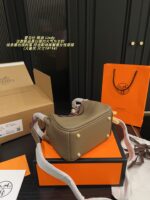 Hermes Lindy: Minimalist, Sophisticated, And Professional Women'S Handbag - Image 6