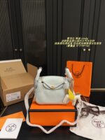 Hermes Lindy: Minimalist, Sophisticated, And Professional Women'S Handbag - Image 17