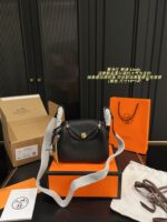 Hermes Lindy: Minimalist, Sophisticated, And Professional Women'S Handbag - Image 19