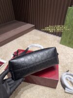 Gucci Classic Gg Monogram Underarm Bag Spacious, Vintage-Chic - Image 5