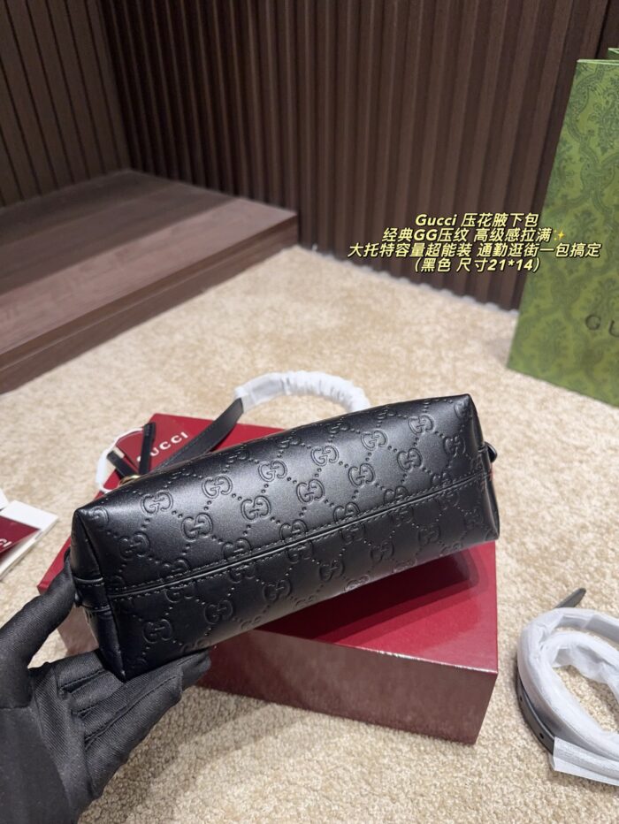 Gucci Classic Gg Monogram Underarm Bag Spacious, Vintage-Chic - Image 5