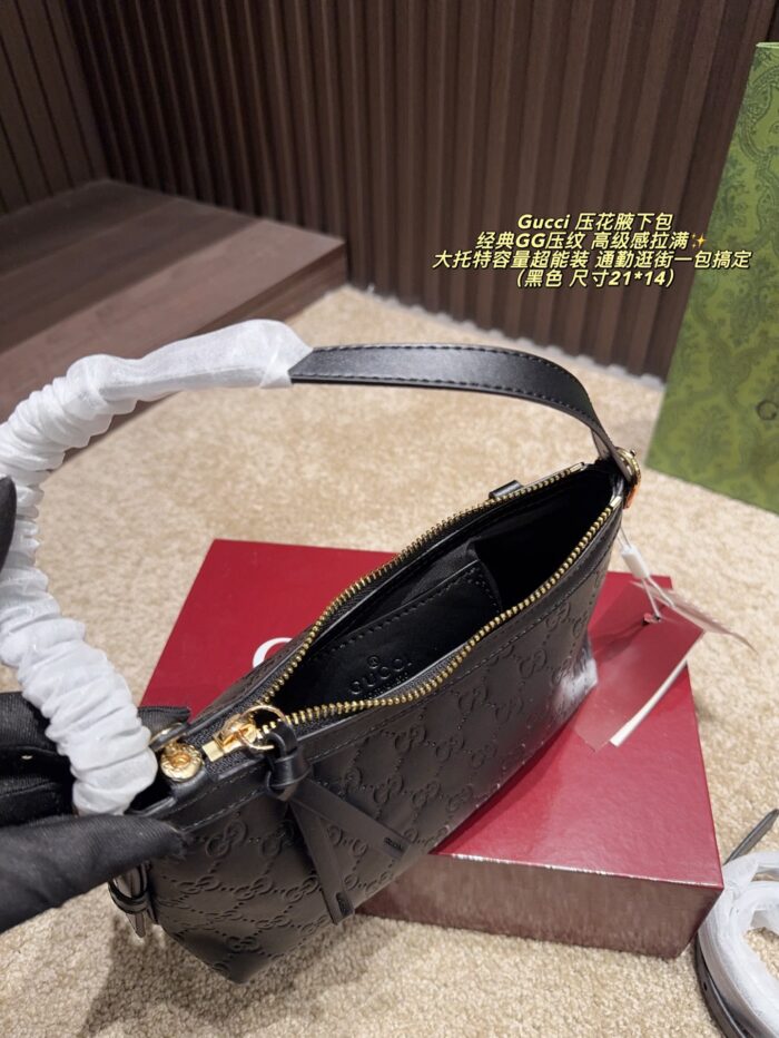 Gucci Classic Gg Monogram Underarm Bag Spacious, Vintage-Chic - Image 9