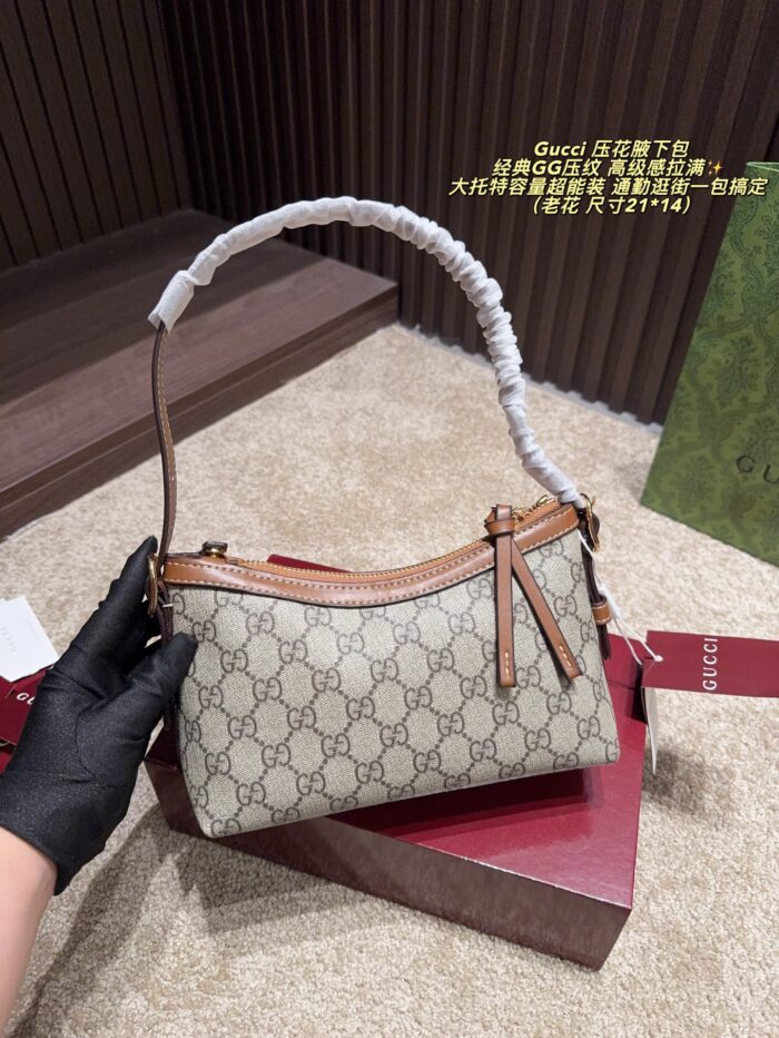 Gucci Classic Gg Monogram Underarm Bag Spacious, Vintage-Chic - Image 10