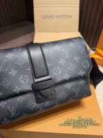 Louis Vuitton S-Cape Black Knight Messenger Bag Magnetic Closure | Commuter-Friendly | Lightweight | Versatile - Image 5