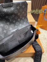 Louis Vuitton S-Cape Black Knight Messenger Bag Magnetic Closure | Commuter-Friendly | Lightweight | Versatile - Image 9