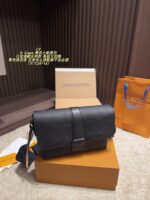 Louis Vuitton S-Cape Black Knight Messenger Bag Magnetic Closure | Commuter-Friendly | Lightweight | Versatile - Image 11