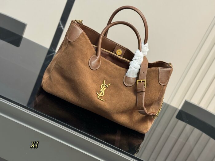 Yves Saint Laurent Tote Bag Versatile And Sophisticated Shoulder Or Crossbody Carry - Image 2