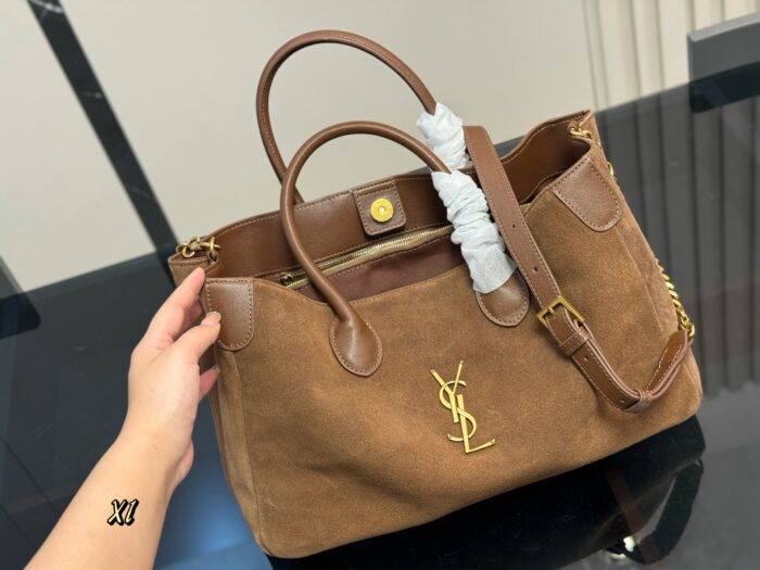 Yves Saint Laurent Tote Bag Versatile And Sophisticated Shoulder Or Crossbody Carry - Image 5