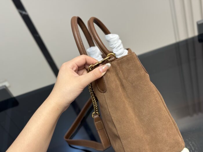 Yves Saint Laurent Tote Bag Versatile And Sophisticated Shoulder Or Crossbody Carry - Image 6