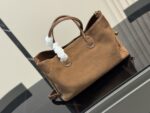 Yves Saint Laurent Tote Bag Versatile And Sophisticated Shoulder Or Crossbody Carry - Image 7