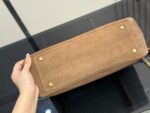 Yves Saint Laurent Tote Bag Versatile And Sophisticated Shoulder Or Crossbody Carry - Image 8