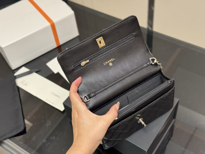 Chanel New Bow-Adorned Fortune Woc With Card Slots And Hidden Pocket - Practical - Image 4