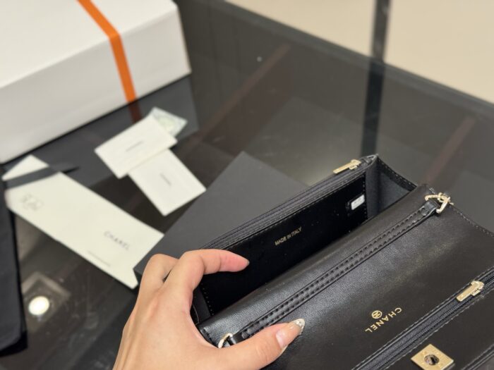Chanel New Bow-Adorned Fortune Woc With Card Slots And Hidden Pocket - Practical - Image 5