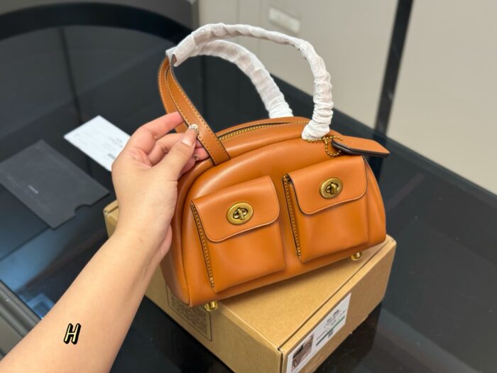 Coach Originals Twin Turnlock 20 Vintage Handbag Smooth Leather With Dual Turnlock Closures Spacious Interior Pocket With Extended Zip - Image 12