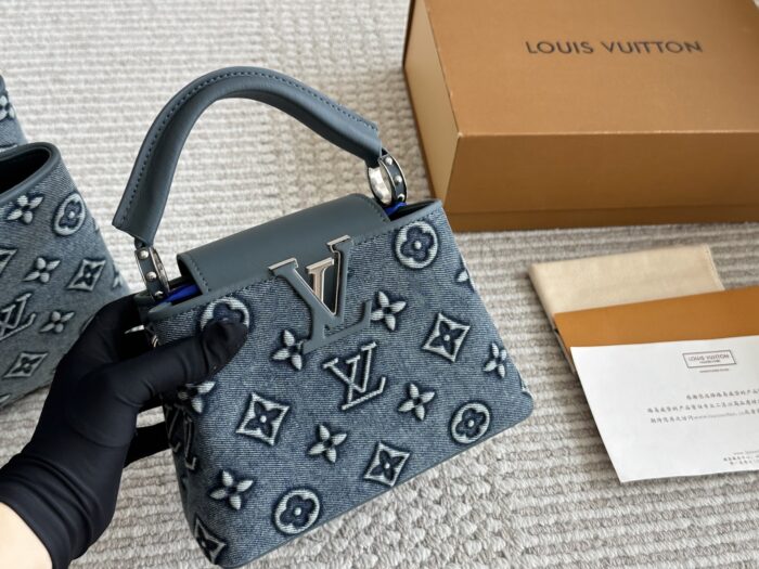 Louis Vuitton Capucines Lady Bag  Gold-Tone Hardware, Monogrammed Floral Motif With Large Logo, Extra-Wide Shoulder Strap, Classic Design Suitable For Hand-Carrying Or Shoulder-Carrying. - Image 2