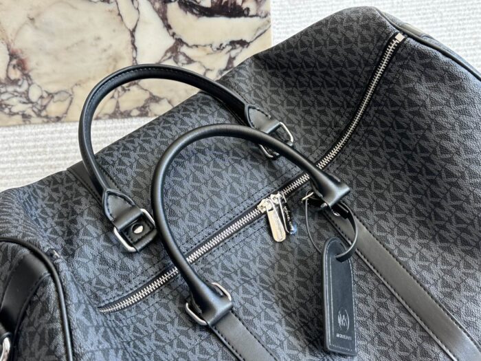 Michael Kors Travel Bag Lightweight, Versatile Carry-On/Shoulder Bag Practical And Stylish - Image 3