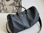 Michael Kors Travel Bag Lightweight, Versatile Carry-On/Shoulder Bag Practical And Stylish - Image 6