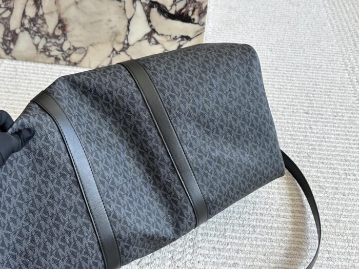 Michael Kors Travel Bag Lightweight, Versatile Carry-On/Shoulder Bag Practical And Stylish - Image 7
