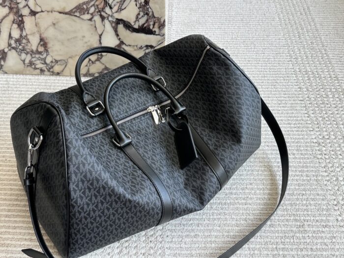 Michael Kors Travel Bag Lightweight, Versatile Carry-On/Shoulder Bag Practical And Stylish - Image 12